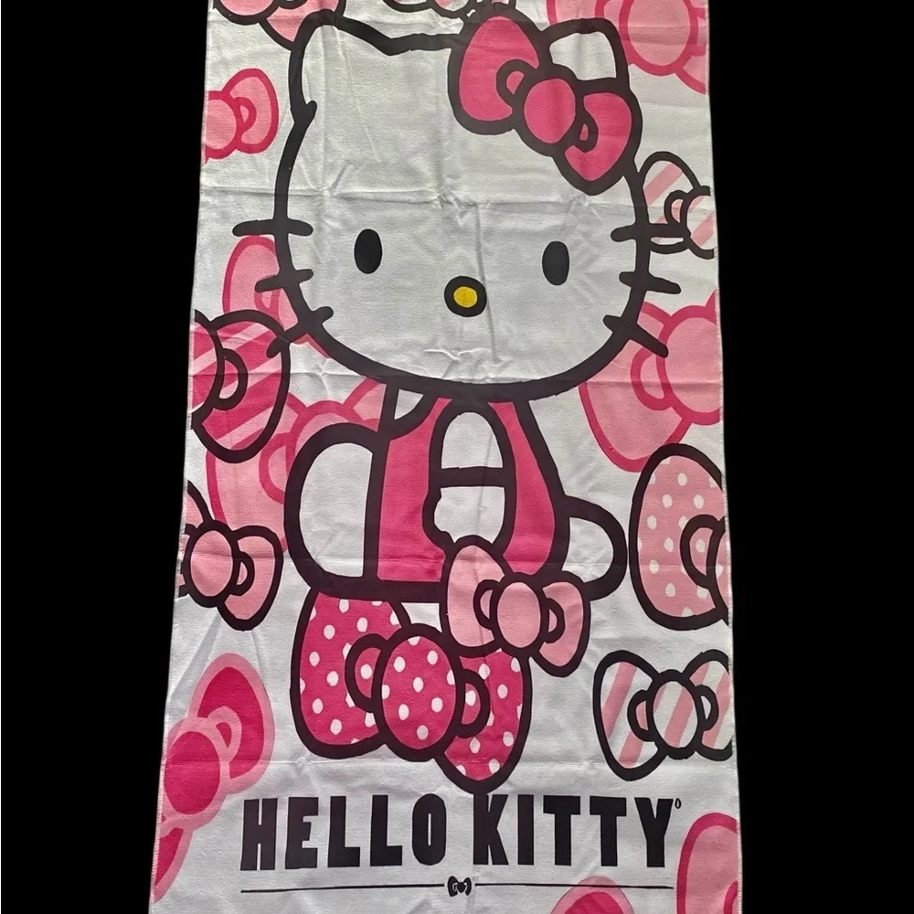 NWT-Hello Kitty Pink and White Bow Towel